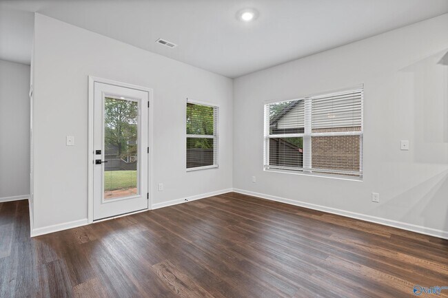 Building Photo - 162 Flintridge Dr