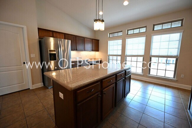 Building Photo - Home in South Crestview!