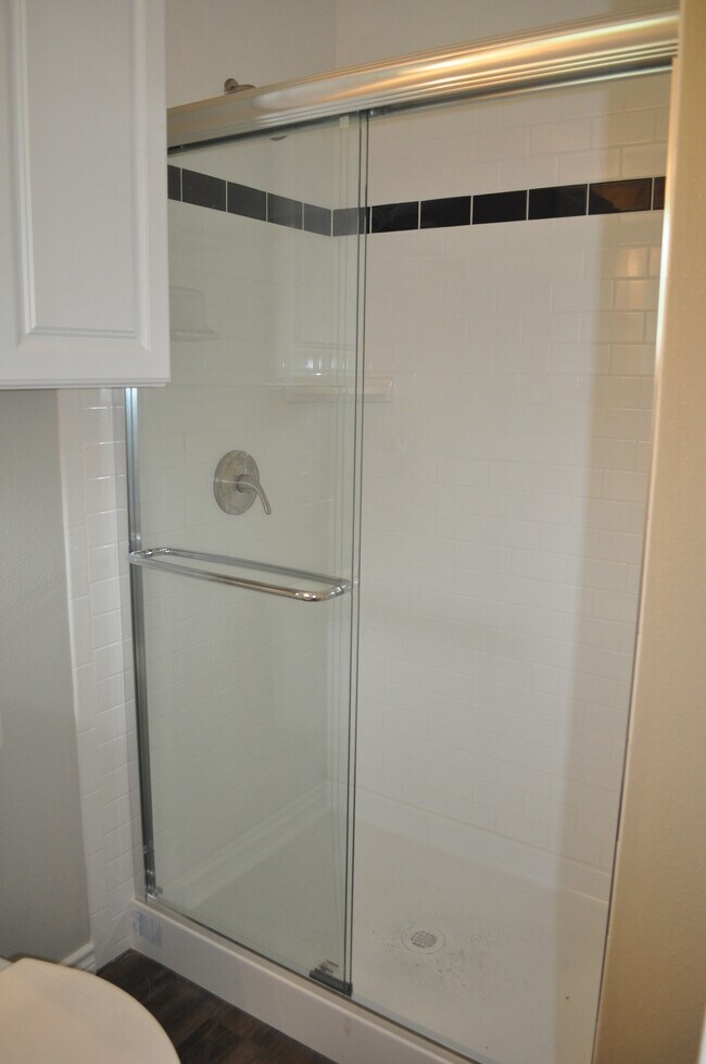 Building Photo - 817 Mulkey Ln