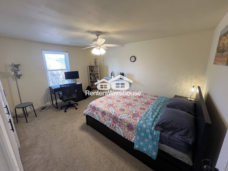 Building Photo - 8066 S Rosemary Ct