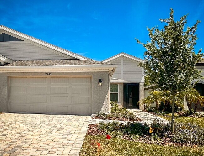 Building Photo - "Charming 3-Bedroom Haven with 2 Full Baths in Serene Parrish FL!"