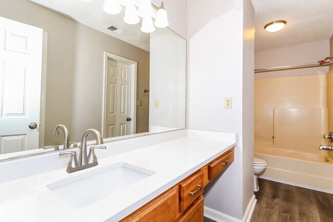 Building Photo - 6997 Luxor Ln