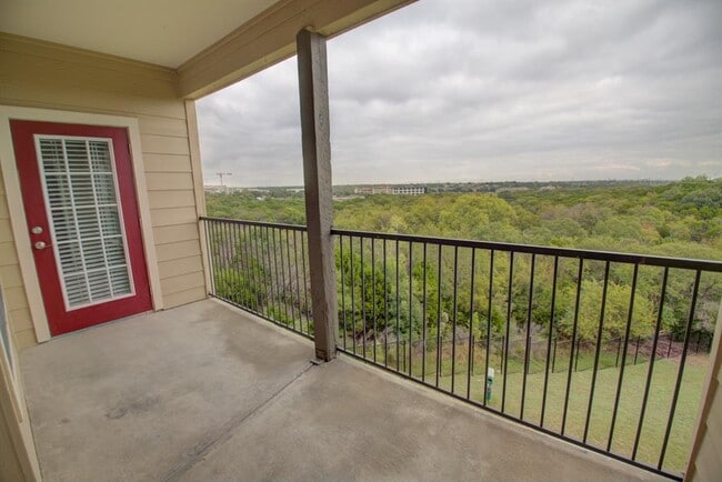 Building Photo - 2320 Gracy Farms Ln
