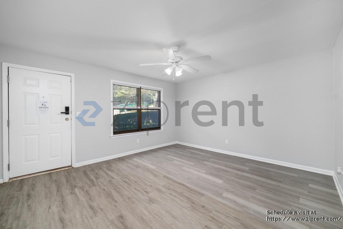 Building Photo - 575 Springwood Dr