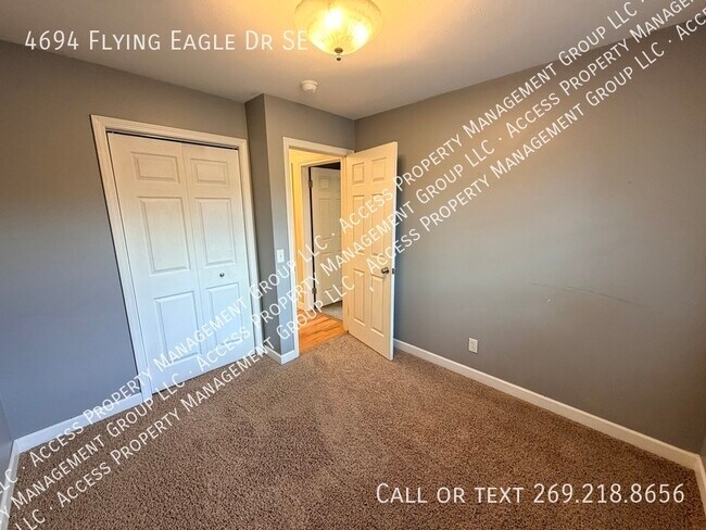 Building Photo - 4694 Flying Eagle Dr SE