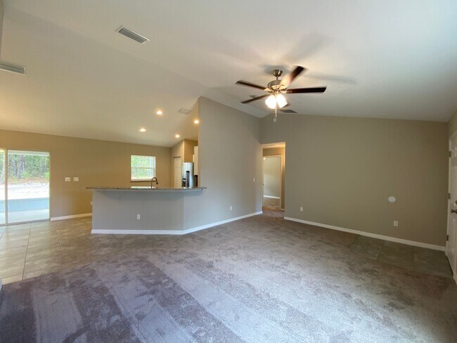 Building Photo - Desirable SW Ocala Neighborhood 3/2/2 *WON'T LAST*