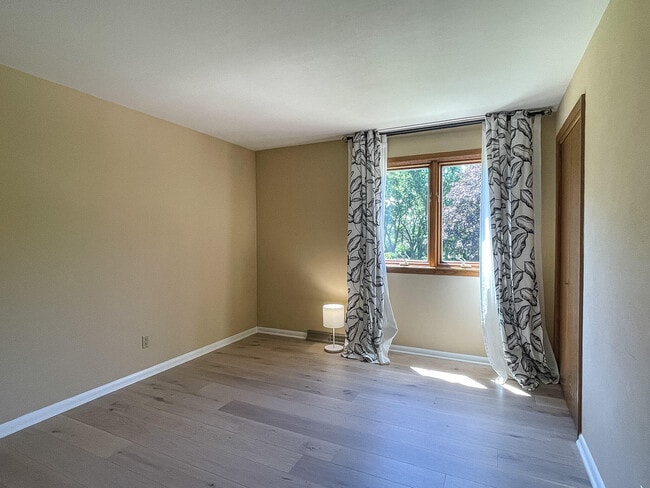 Building Photo - 6211 Fisher Ln