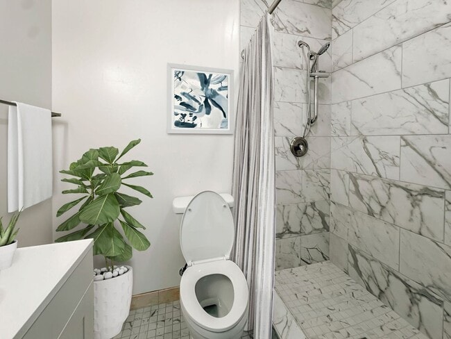 Building Photo - Brand New Modern 1 Bed / 1 Bath in a Gorgeous Carlsbad Neighborhood