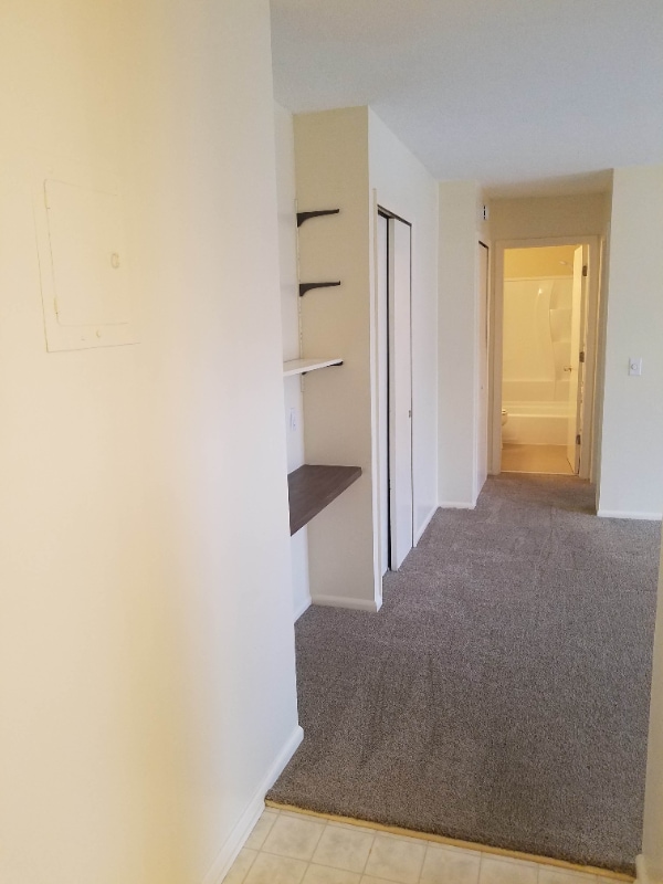 Building Photo - 930 6th St S