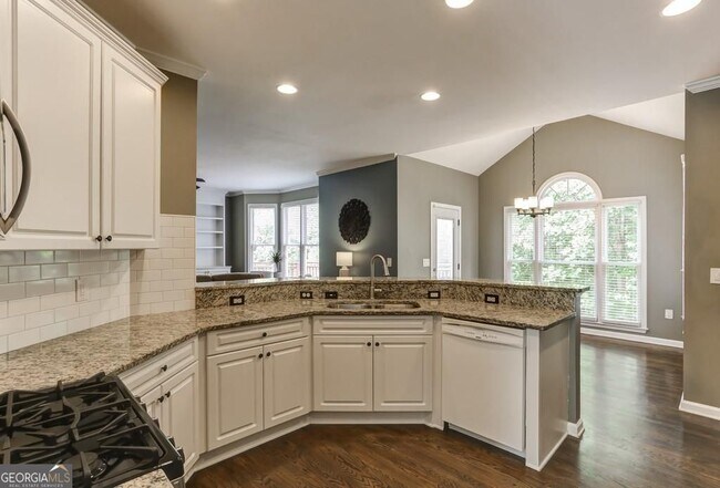 Building Photo - 3119 Swallow Dr NE