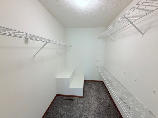 Building Photo - 393 Leeward Trail