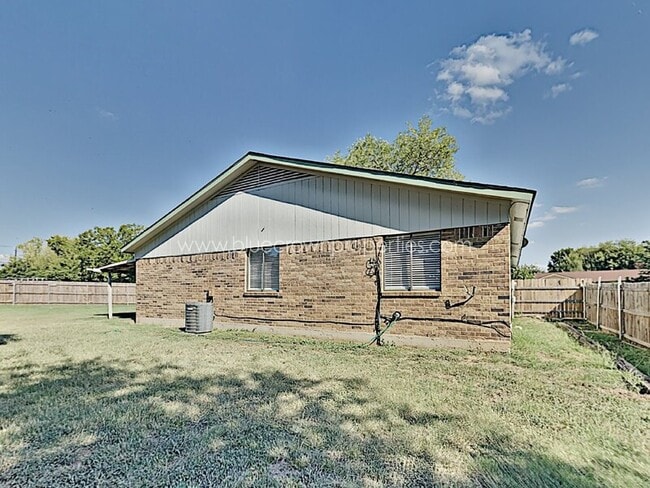 Building Photo - 4202 Glenlawn Ct