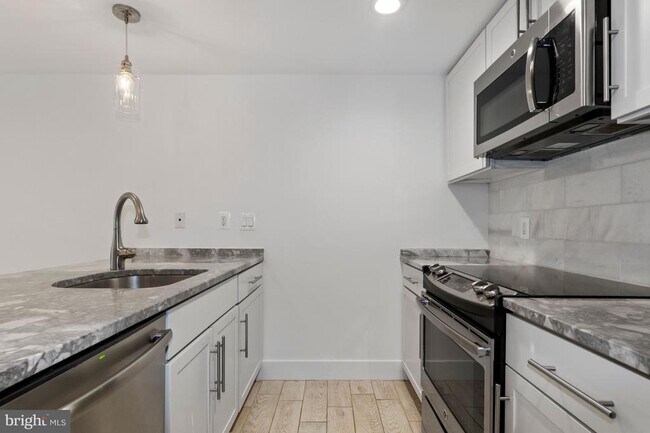 Building Photo - 3325 11th St NW