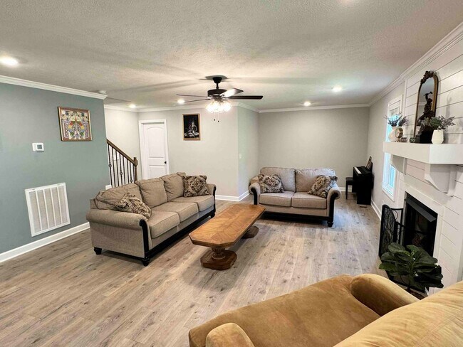 Building Photo - 1057 Brightwood Ct