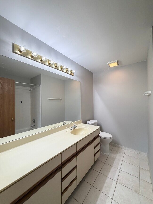 Building Photo - 1202 Ballantrae Pl