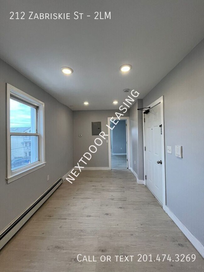 Building Photo - 212 Zabriskie St