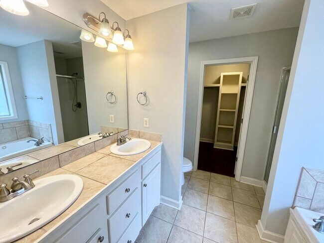 Building Photo - 3/2 For Rent in Farmington Station!