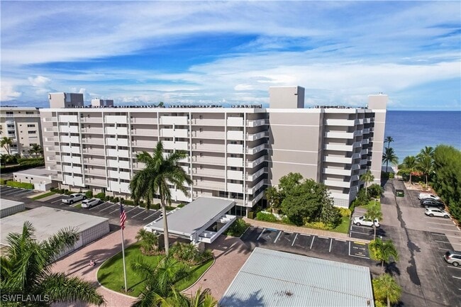 Building Photo - 3443 Gulf Shore Blvd N