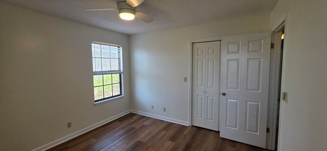 Building Photo - Location, Location, Location! This 3 bedroom / 2 bath is located within walking distance to Druid...