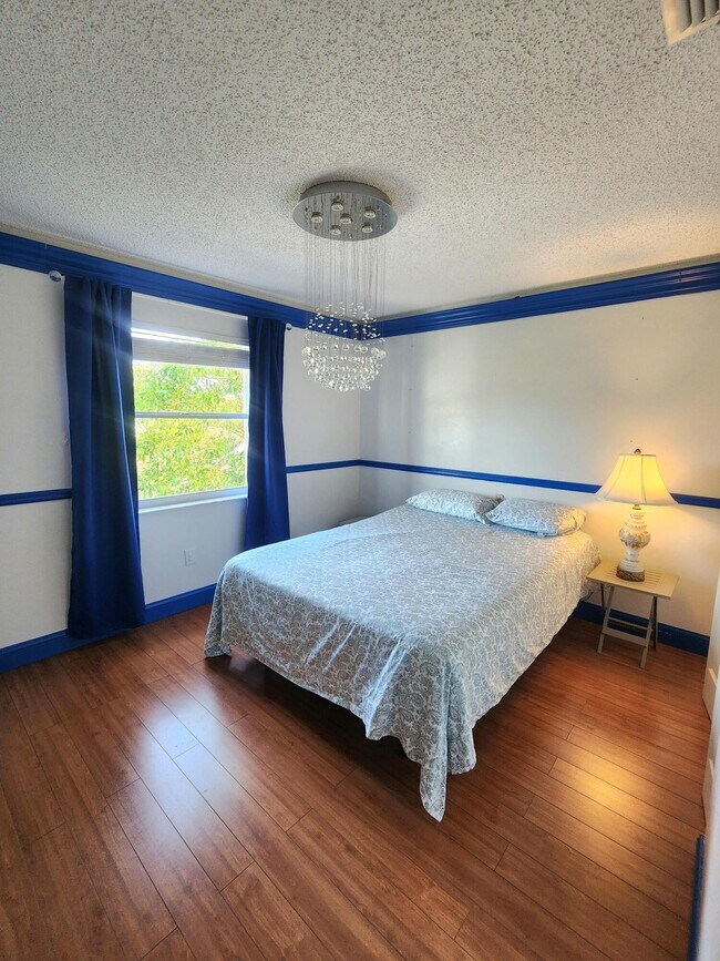 Building Photo - 18860 La Costa Ln