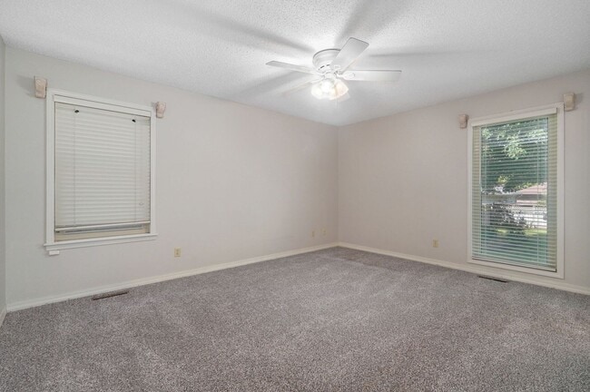 Building Photo - Charming 3 Bed | 2 Bath Home with Beautiful Outdoor Living