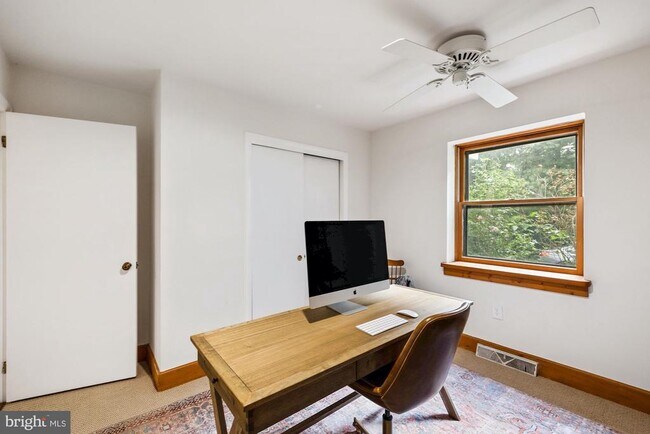 Building Photo - 35299 Snickersville Turnpike