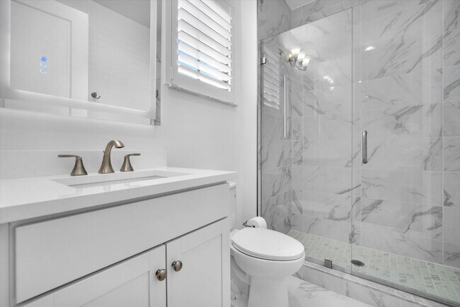Building Photo - 13482 Artisan Cir