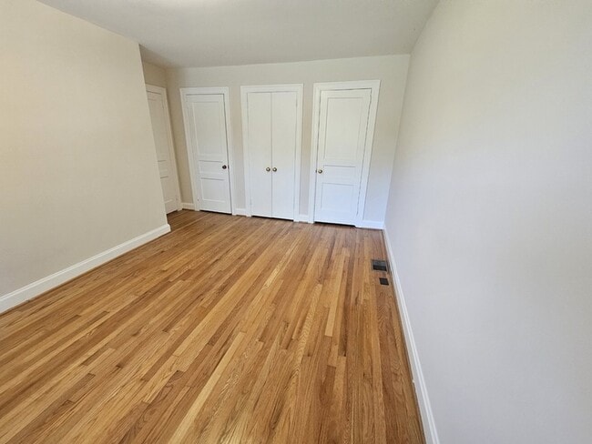 Building Photo - 2502 Woodlawn Dr