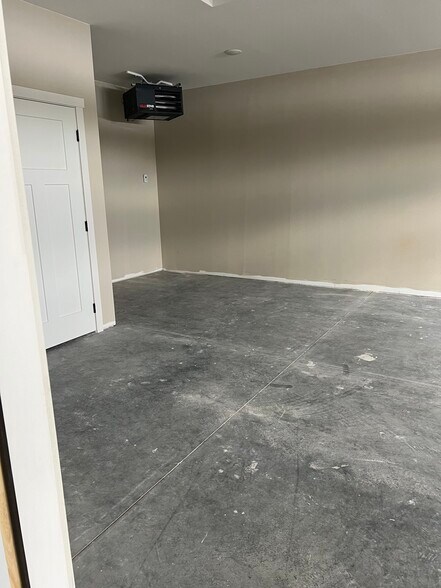 Building Photo - 835 Dorado Dr N