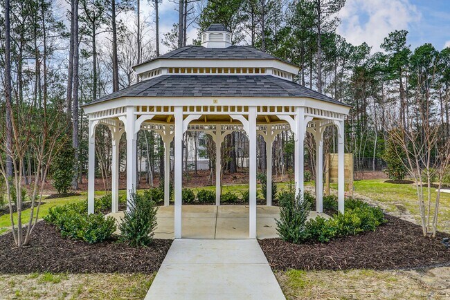Building Photo - Wonderful townhome