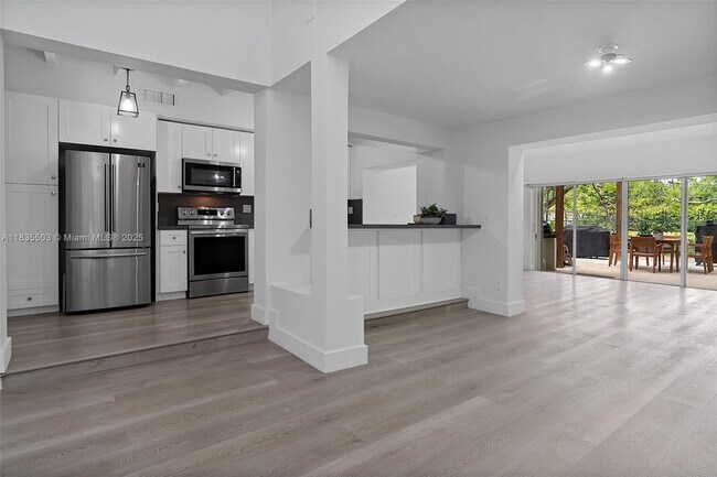 Building Photo - 5845 SW 88th St