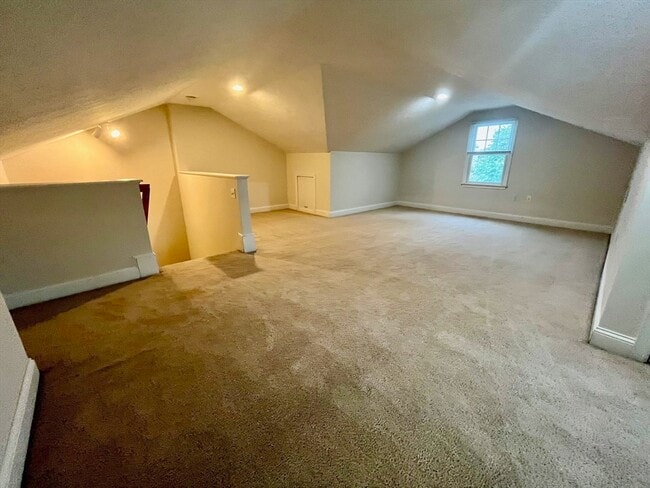 Building Photo - 6 N Park St