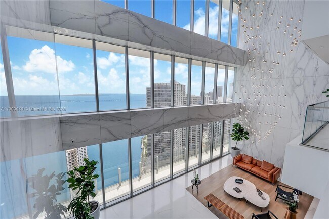 Building Photo - 300 Biscayne Blvd Way