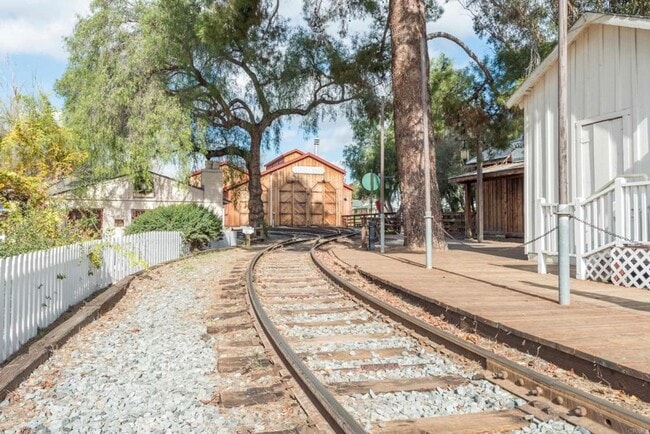Building Photo - Remodeled 2BD Condo in the Heart of Old Poway