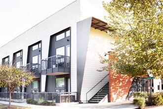 Building Photo - Stylish Furnished Loft Steps from Downtown