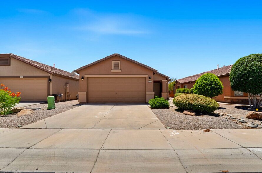 Building Photo - 42551 W Hillman Dr