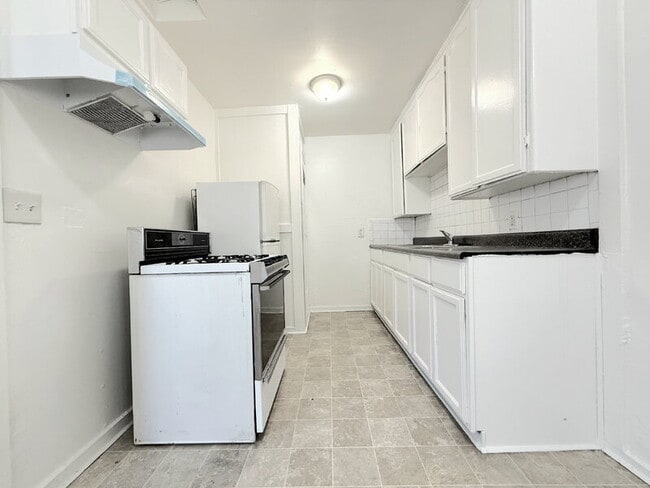 Building Photo - 8510 San Pedro St