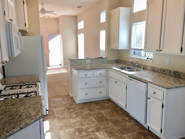 Building Photo - Duet in Summerset 1 (55+)