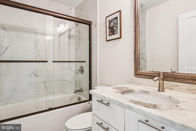 Building Photo - 607 North St