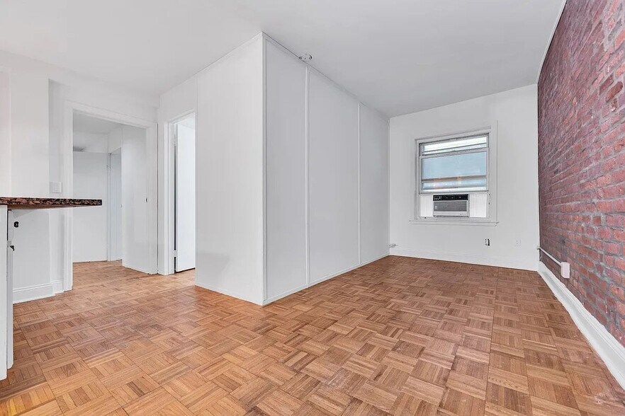 Building Photo - 257 Water St