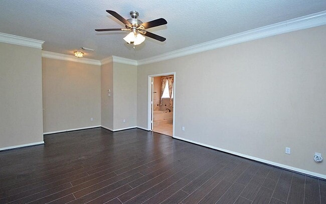 Building Photo - 523 Crestridge Dr