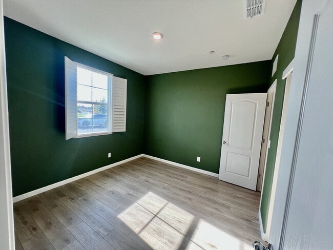 Building Photo - 436 Rose St