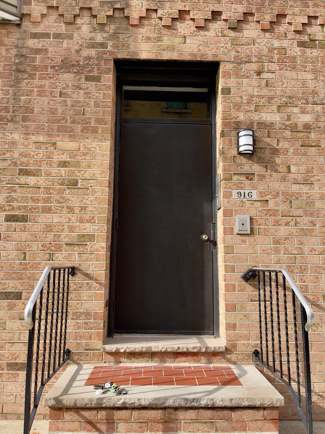 Building Photo - 916 S 11th St