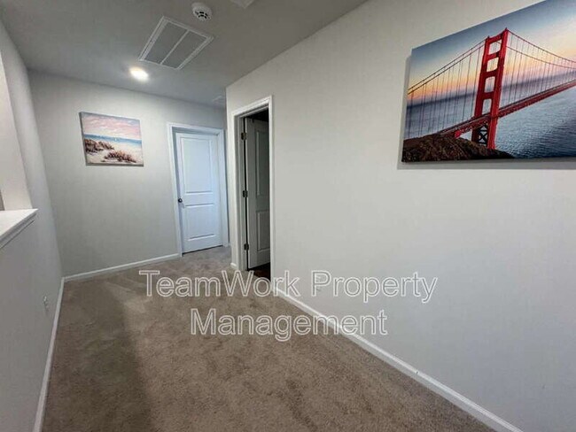 Building Photo - 107 Orchid Bloom Cir