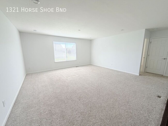 Building Photo - 1321 Horse Shoe Bnd