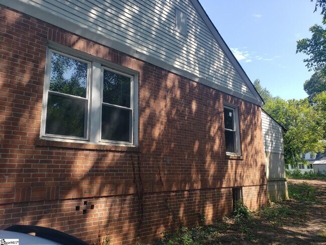 Building Photo - 518 Pickens St