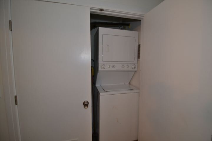 Building Photo - 3023 N Oakley Ave