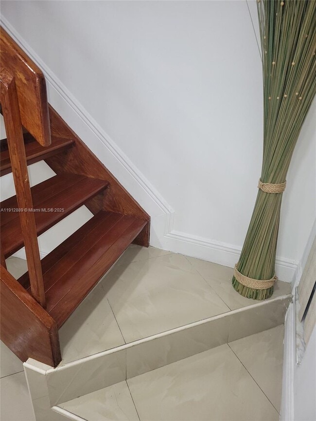 Building Photo - 2670 W 60th St