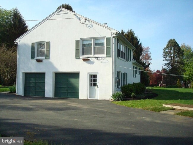 Building Photo - 1346 Faucett Dr