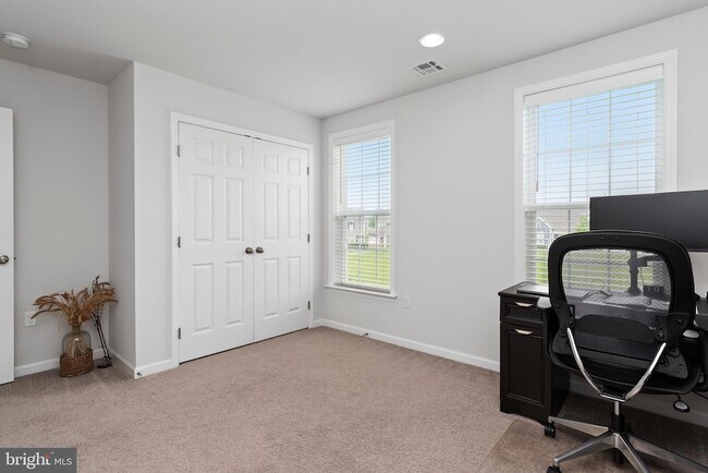 Building Photo - 48 Meadow Creek Ln
